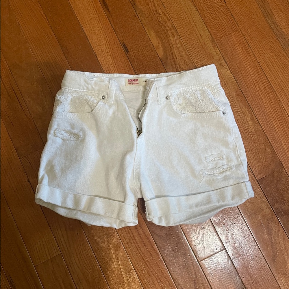 Signature by Levi Strauss White Jean Shorts Relaxed Fit